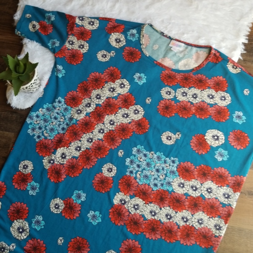 LuLaRoe IRMA Medium NWT Floral Flag USA America
